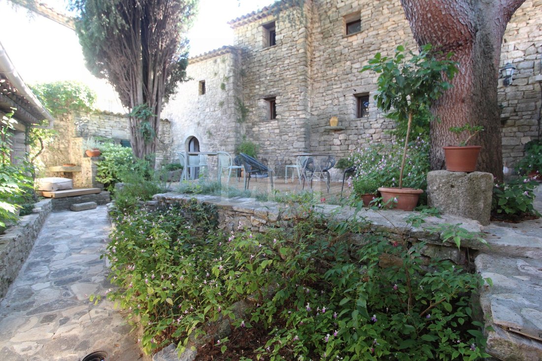 Finca en Saint-Martin-de-Castillon, Provenza-Alpes-Costa Azul, Francia 1 - 17235182