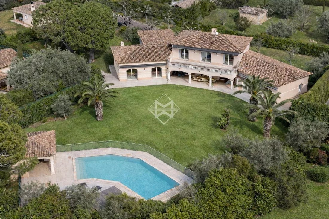 Villa in Mougins, Provence-Alpes-Côte d'Azur, France 1 - 17235455