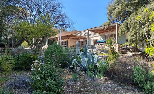 House in Apt, Provence-Alpes-Côte d'Azur, France 1