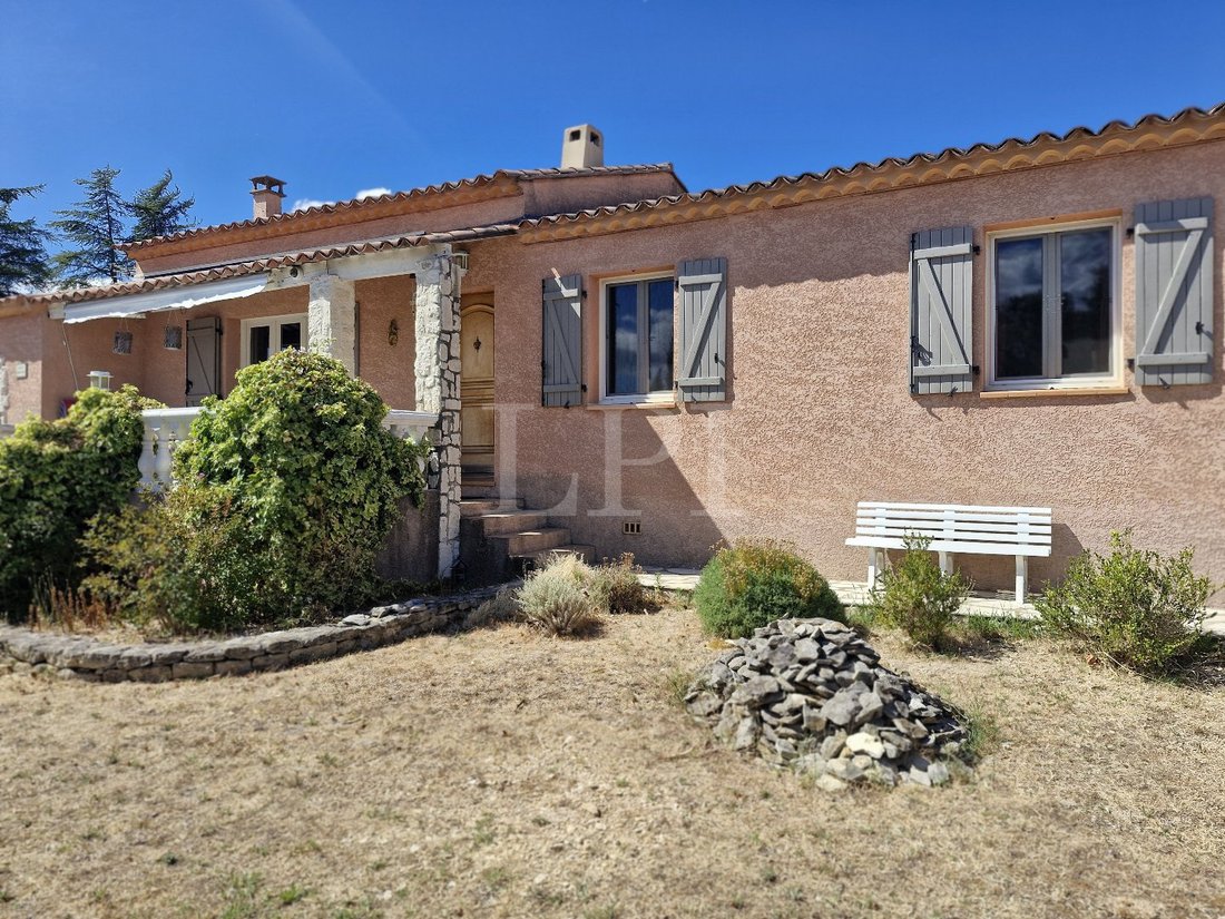 House in Saint-Saturnin-lès-Apt, Provence-Alpes-Côte d'Azur, France 2 - 17235212