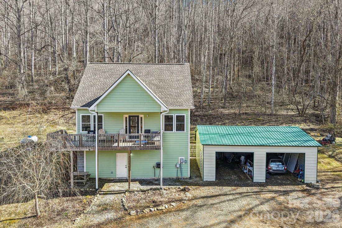 House in Canton, North Carolina, United States 2 - 17235652