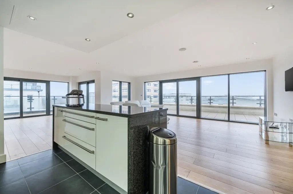 Apartment in Colindale, Barnet, England 2 - 17234706