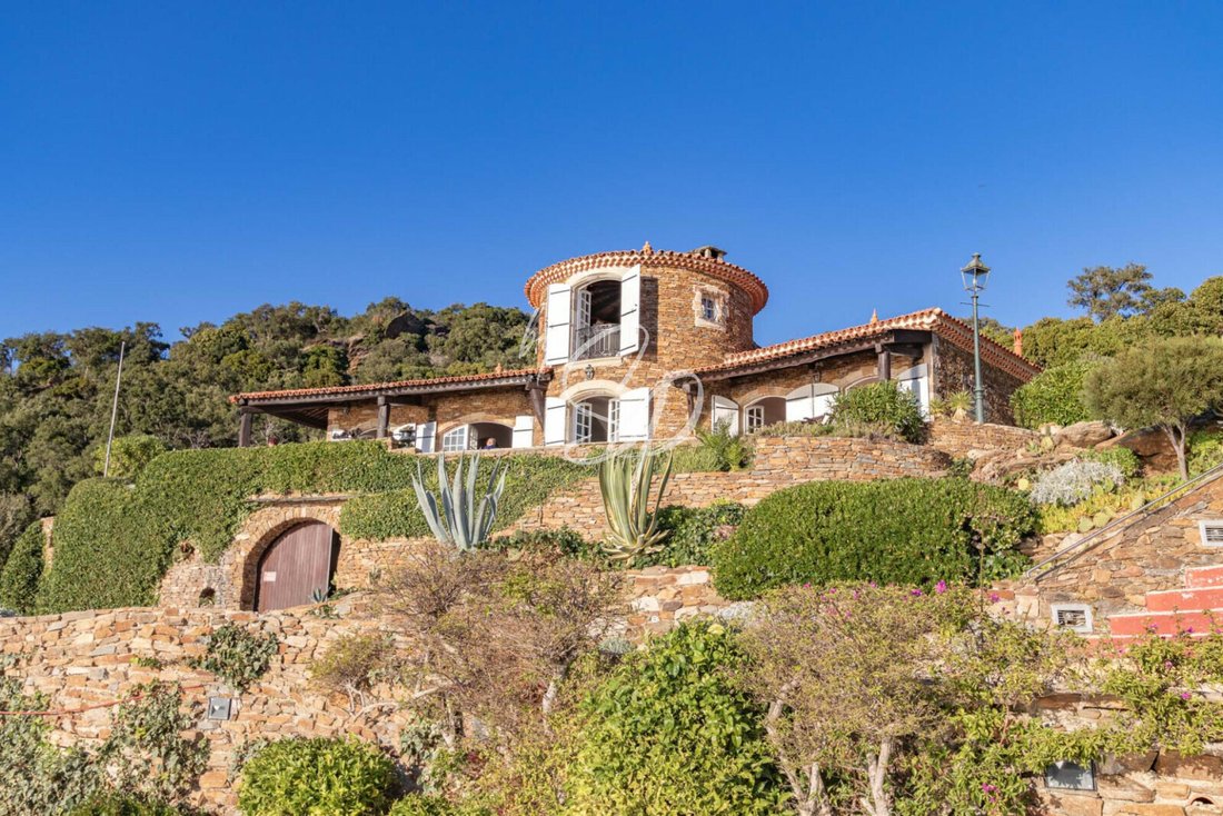 Villa in Le Lavandou, Provence-Alpes-Côte d'Azur, France 3 - 17237131