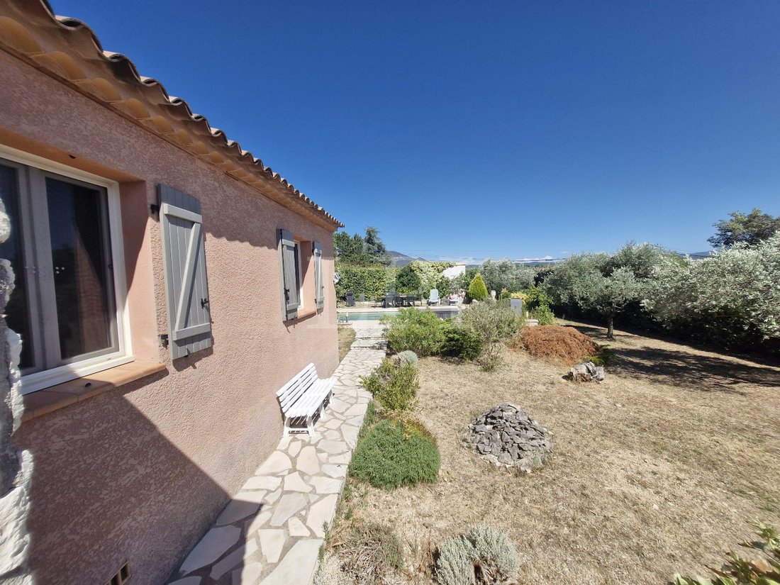 House in Saint-Saturnin-lès-Apt, Provence-Alpes-Côte d'Azur, France 3 - 17235212