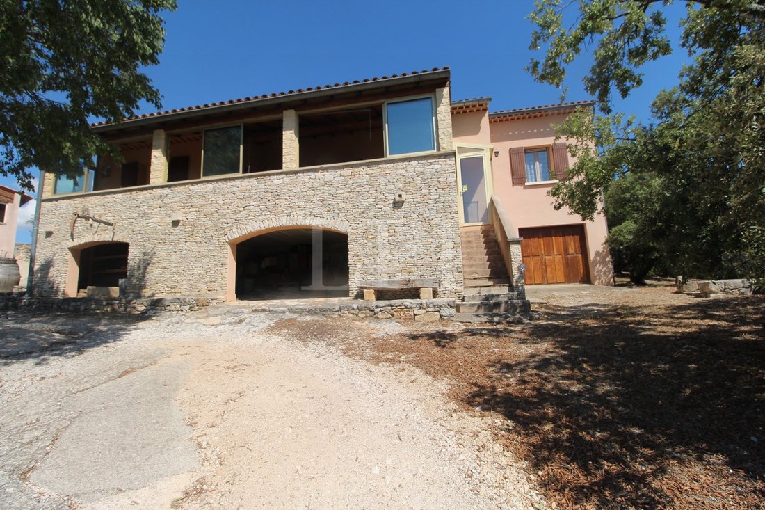 House in Saint-Saturnin-lès-Apt, Provence-Alpes-Côte d'Azur, France 1 - 17235253