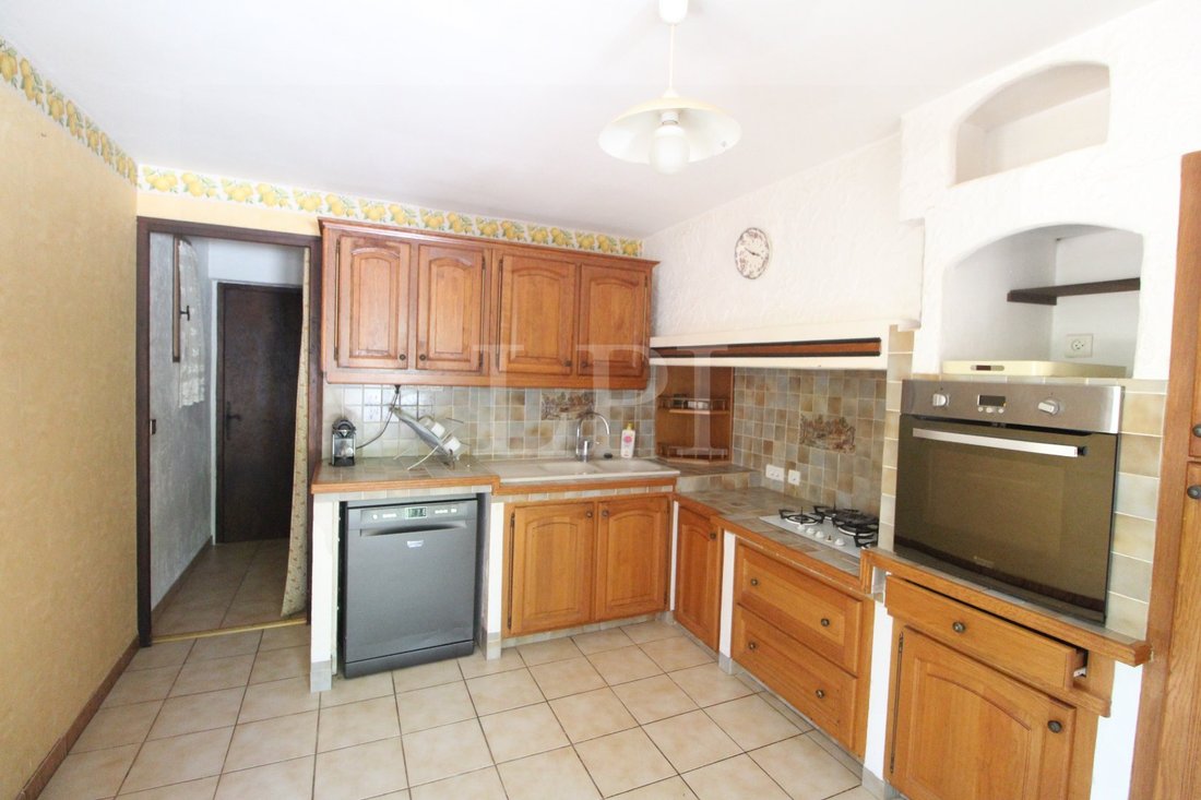 House in Saint-Saturnin-lès-Apt, Provence-Alpes-Côte d'Azur, France 5 - 17235235