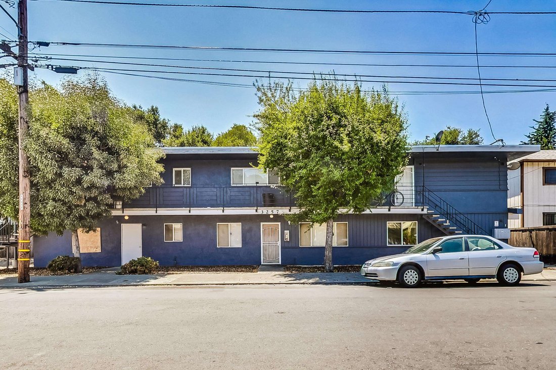 Oakland, California, United States 1 - 17236368