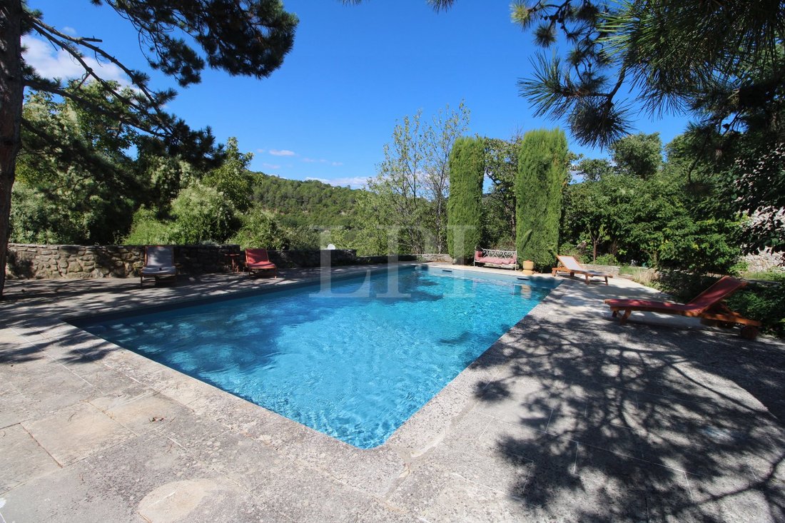 Finca en Saint-Martin-de-Castillon, Provenza-Alpes-Costa Azul, Francia 4 - 17235182