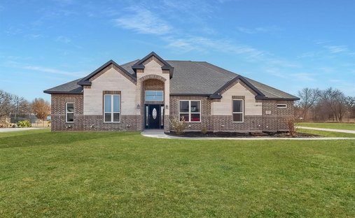 House in Springtown, Texas, United States 1