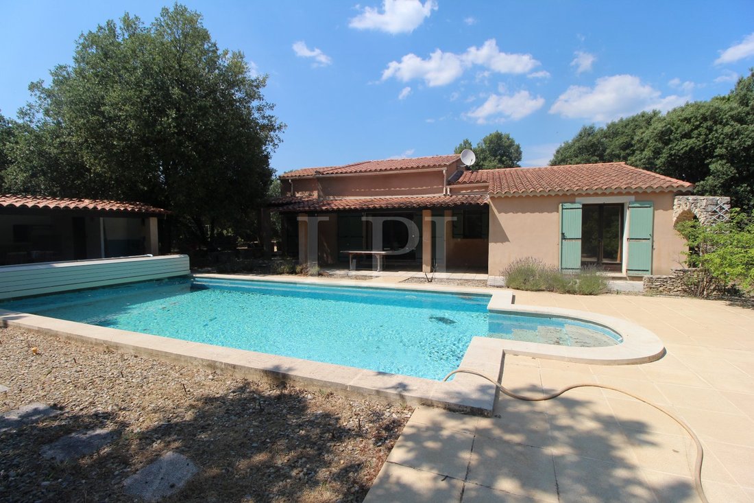 House in Saint-Saturnin-lès-Apt, Provence-Alpes-Côte d'Azur, France 1 - 17235235