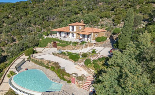 Villa in Le Lavandou, Provence-Alpes-Côte d'Azur, France 1