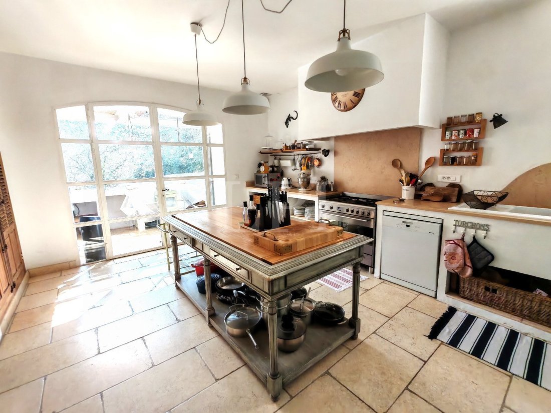 House in Apt, Provence-Alpes-Côte d'Azur, France 4 - 17235196