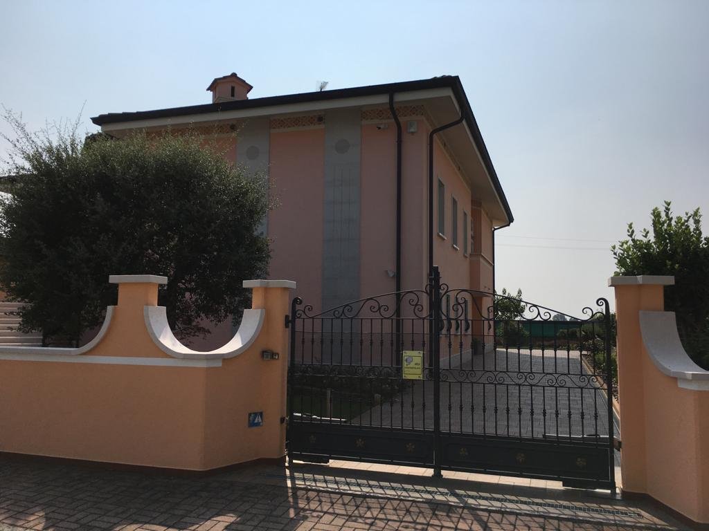 Villa in Center, Suzzara, Lombardy 5 - 17237541