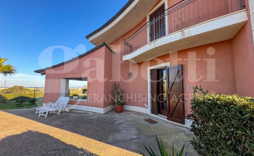 Villa in Granelli, Sicily, Italy 1