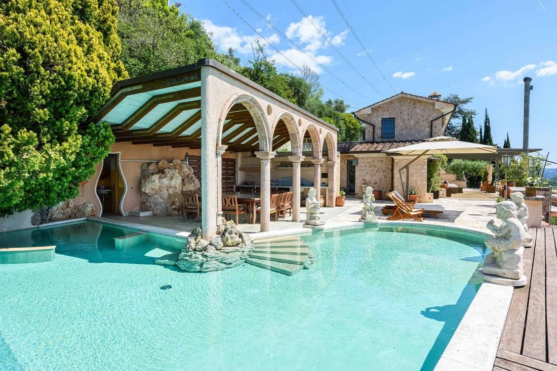 House in Pietrasanta, Tuscany, Italy 3 - 17237159
