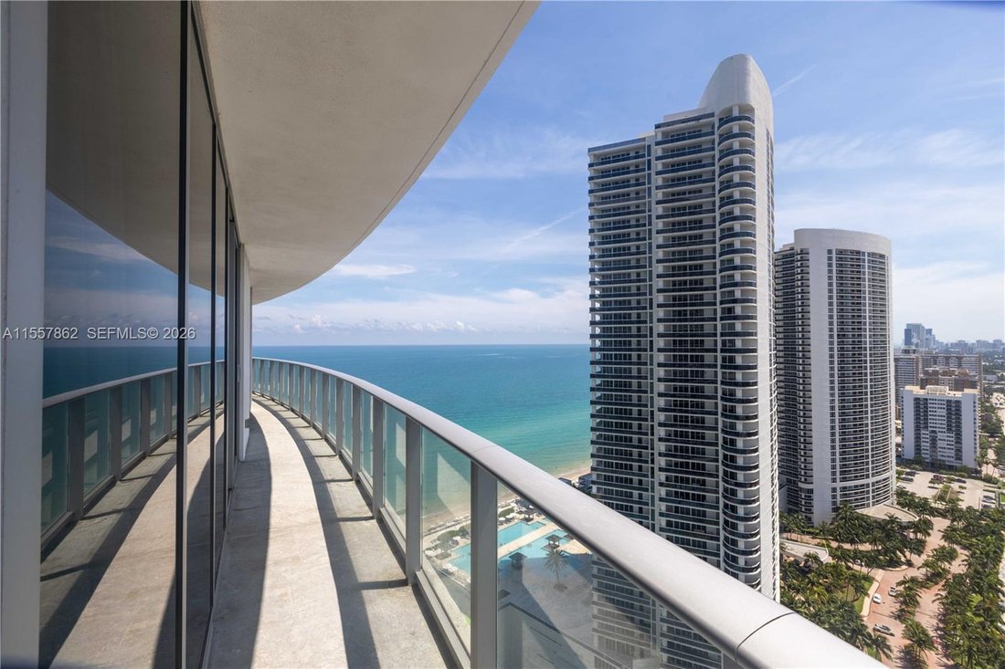 Condo in Hallandale Beach, Florida, United States 4 - 17203264