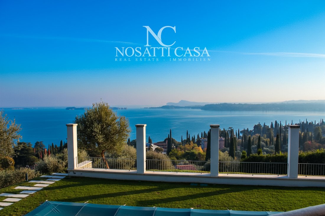 Villa in Gardone Riviera, Lombardy, Italy 2 - 14006087