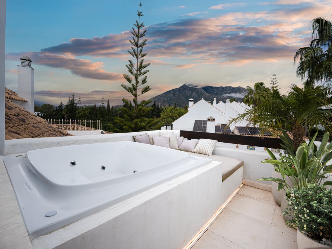 Townhouse in Marbella, Andalusia, Spain 3 - 17137804