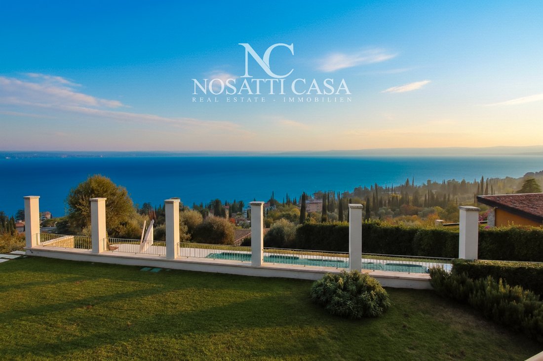 Villa in Gardone Riviera, Lombardy, Italy 1 - 14006087