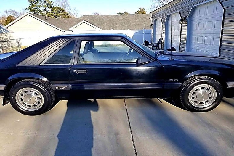 Coupe in Glendale, United States 1 - 17238470