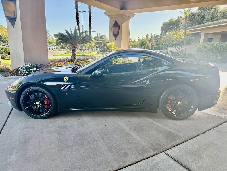 Cabriolet in Glendale, United States 2 - 17238452