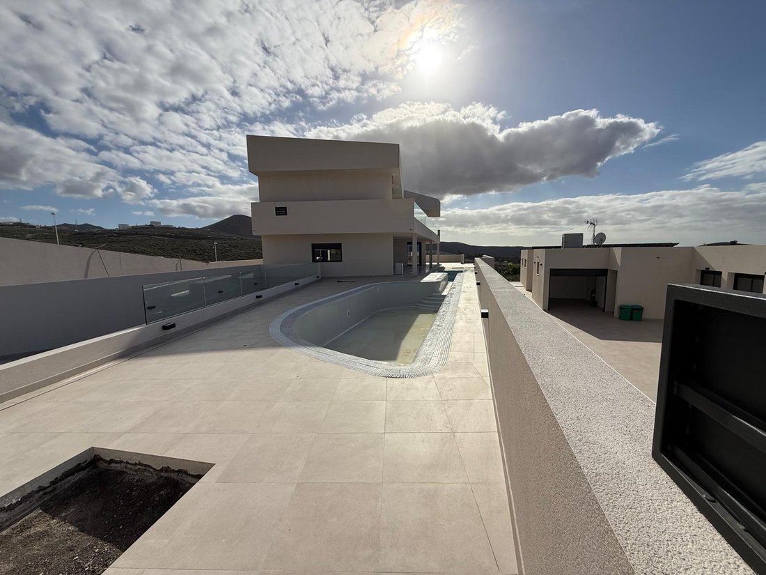 Villa in Playa de las Americas, Canary Islands, Spain 5 - 17238737