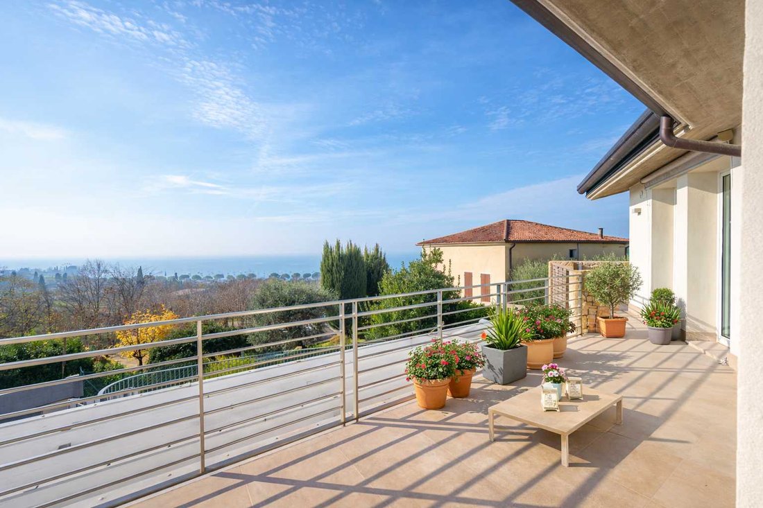 House in Bardolino, Veneto, Italy 2 - 16915382