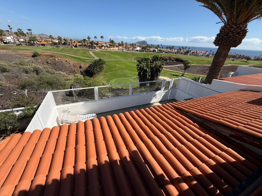 Bungalow in San Miguel de Abona, Canary Islands, Spain 2 - 17239519