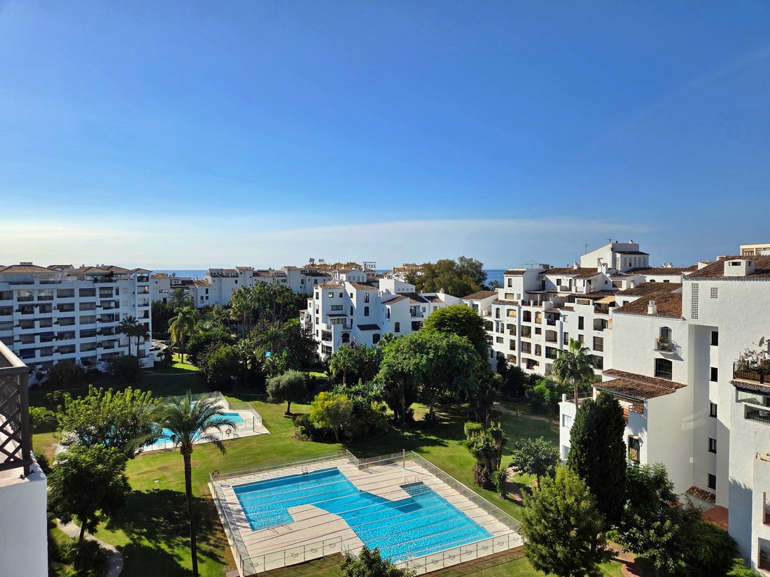 Penthouse in Puerto Banus, Marbella, Spain 2 - 17238996