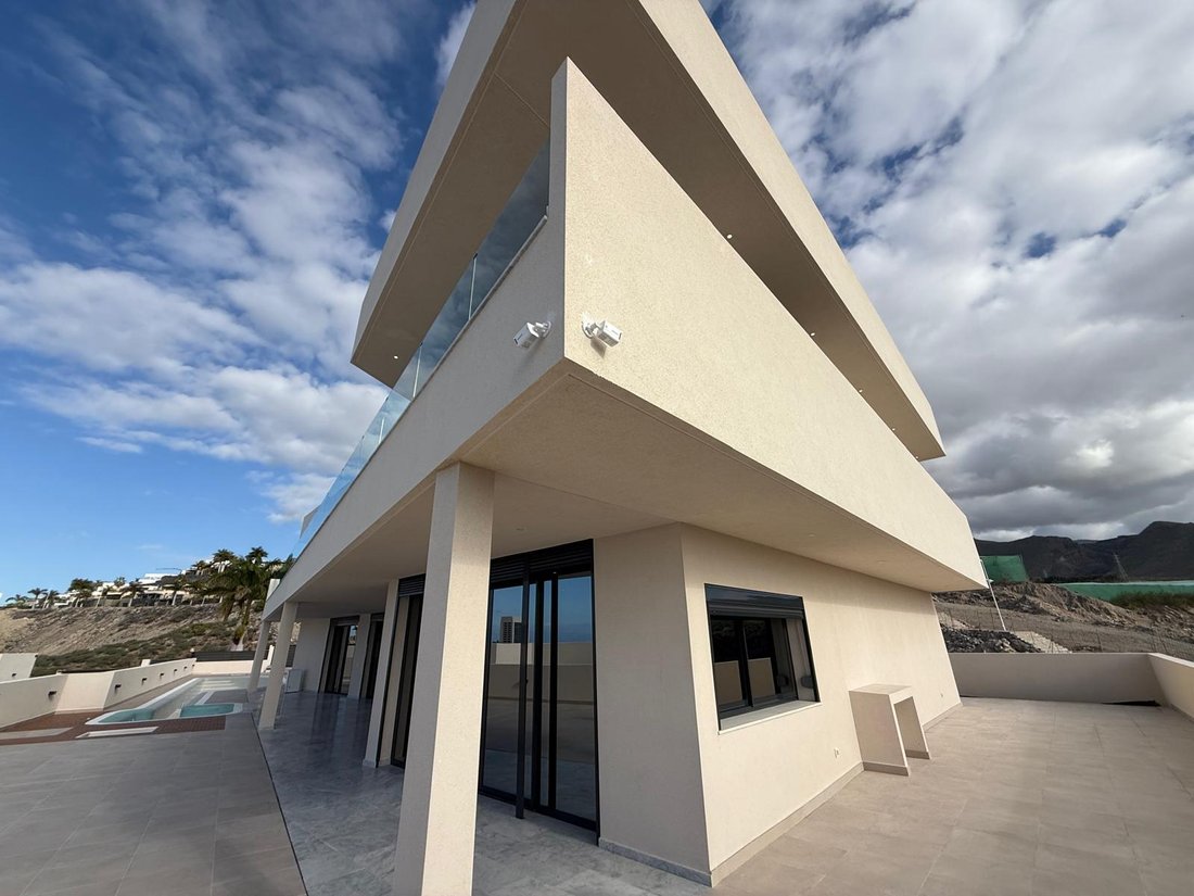 Villa in Playa de las Americas, Canary Islands, Spain 4 - 17238737