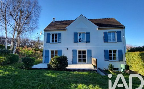 House in Centre Hospitalier, Pontoise, France 1