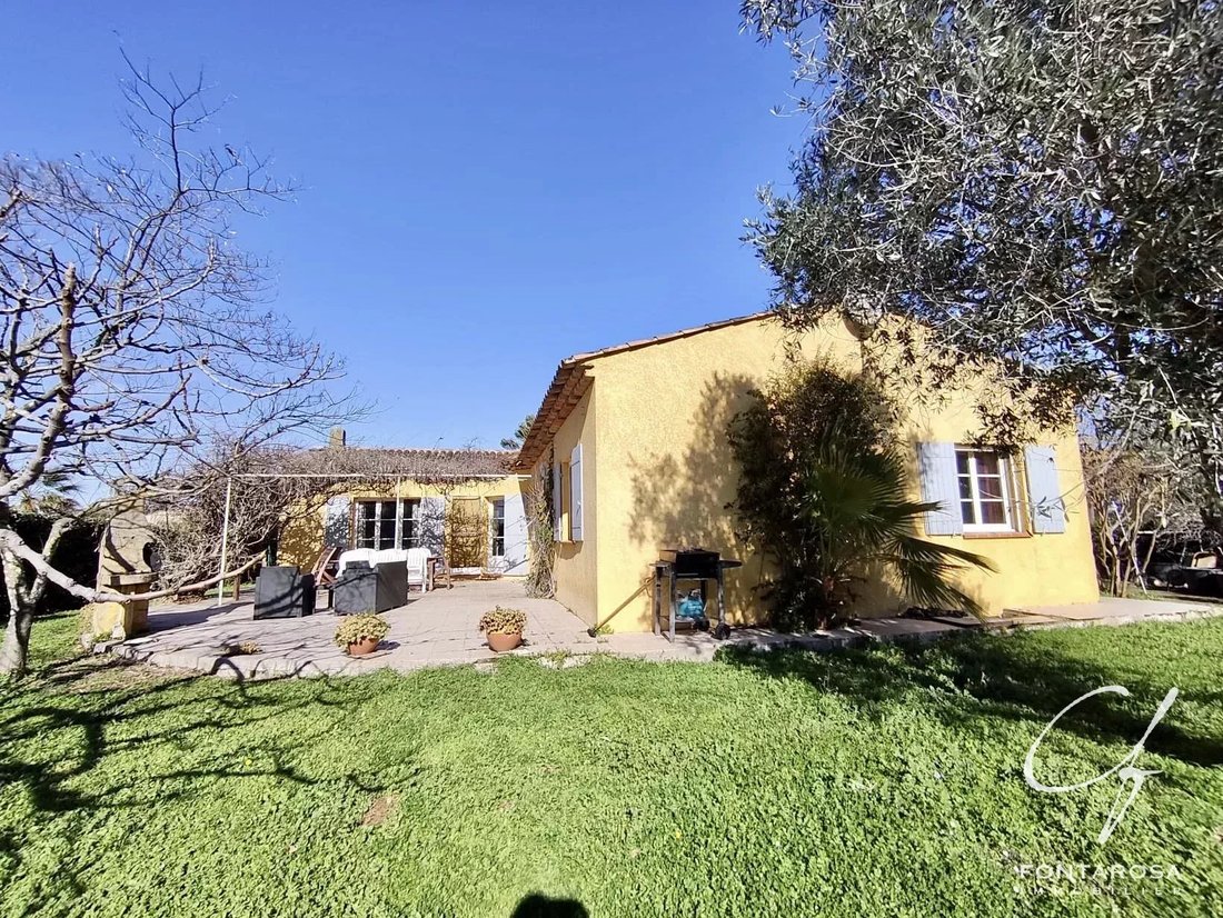House in Frejus, Provence-Alpes-Côte d'Azur, France 4 - 17237169