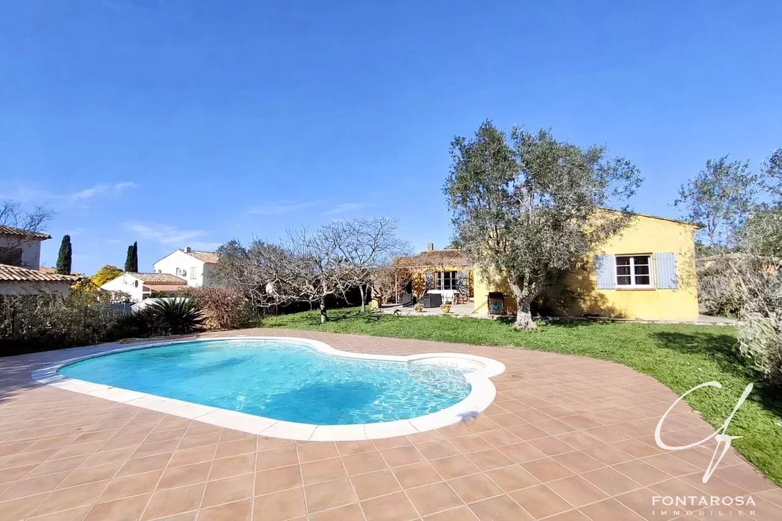 House in Frejus, Provence-Alpes-Côte d'Azur, France 2 - 17237169