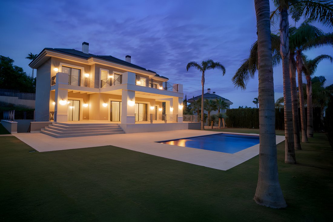 Villa in Benahavis, Andalusia, Spain 1 - 17238662
