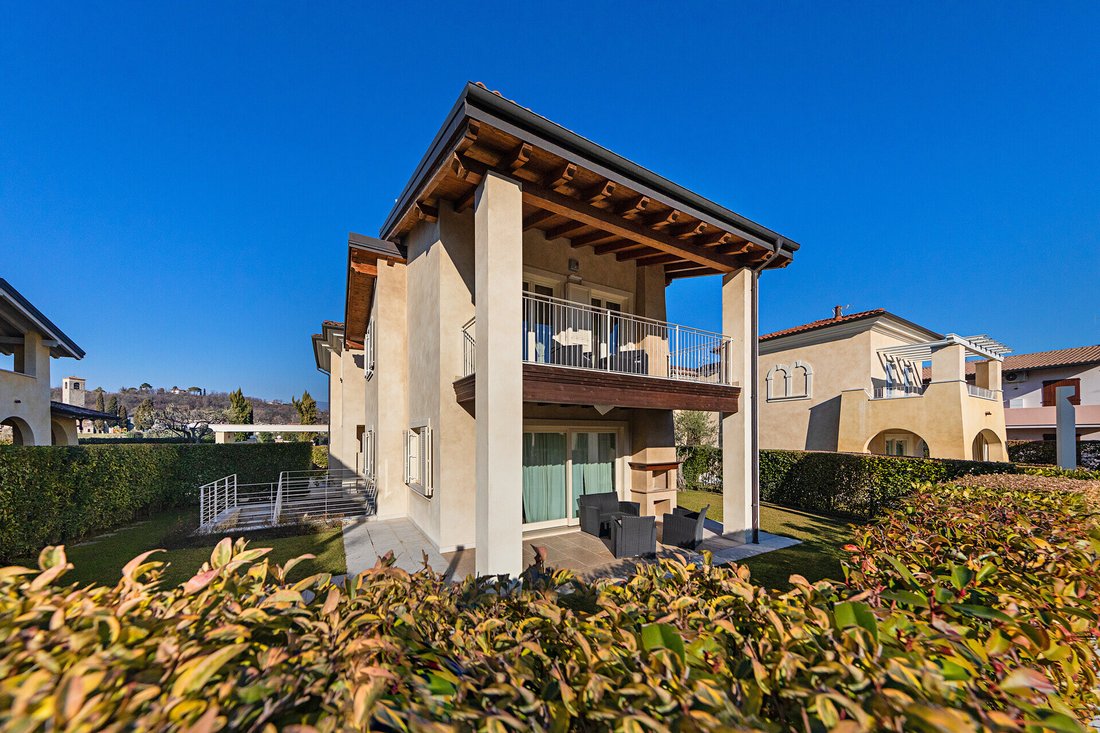Villa in Manerba del Garda, Lombardy, Italy 3 - 17238685