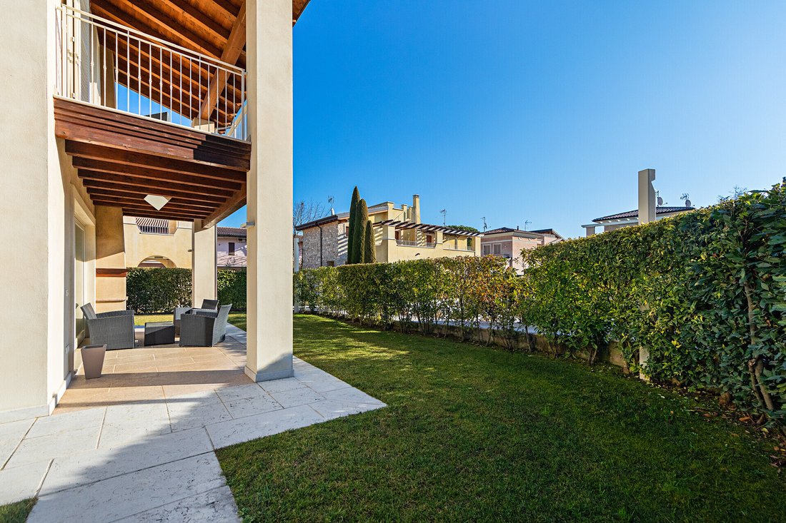 Villa in Manerba del Garda, Lombardy, Italy 5 - 17238685