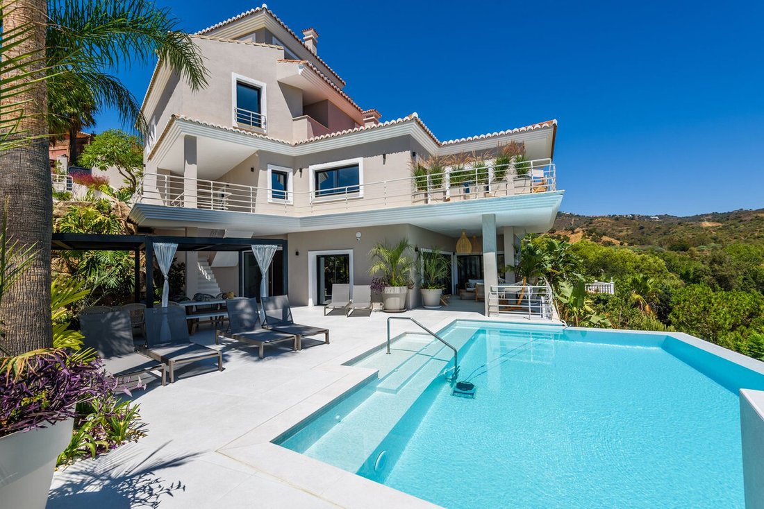 Villa in Elviria-Cabopino, Marbella, Spain 1 - 17238739