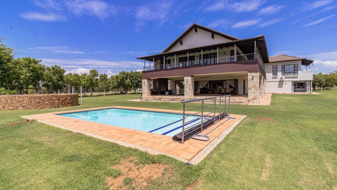 House in Oranjeville, Free State, South Africa 4 - 17040965