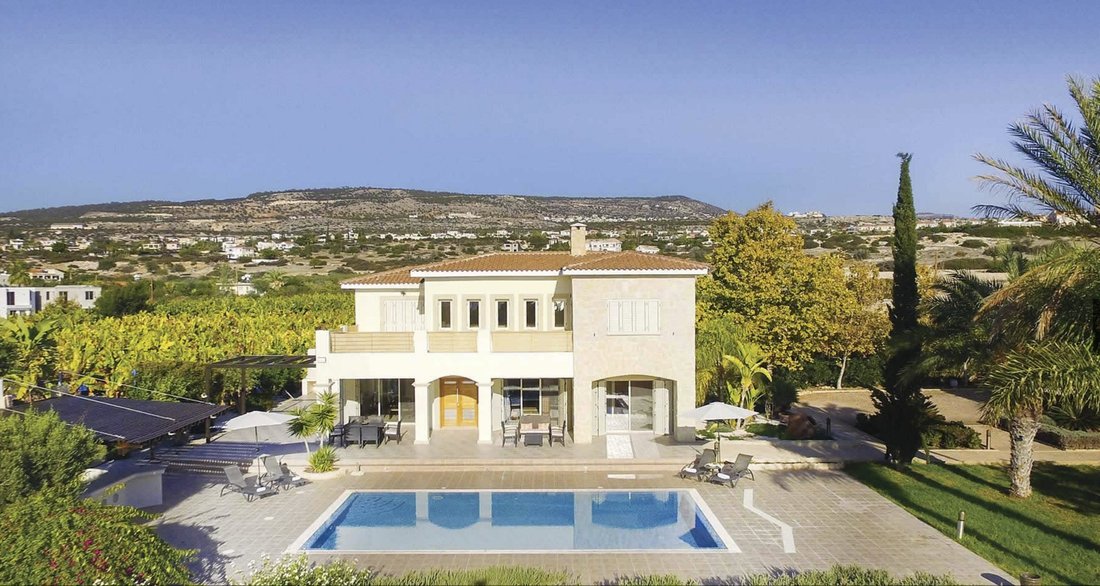 Villa in Peyia, Paphos, Cyprus 1 - 17239811