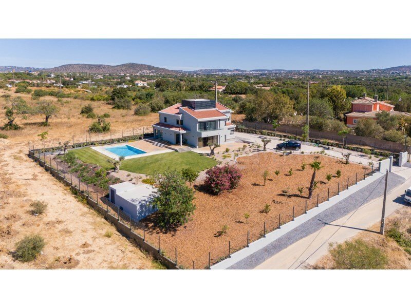 Villa in Quarteira, Algarve, Portugal 1 - 17240116