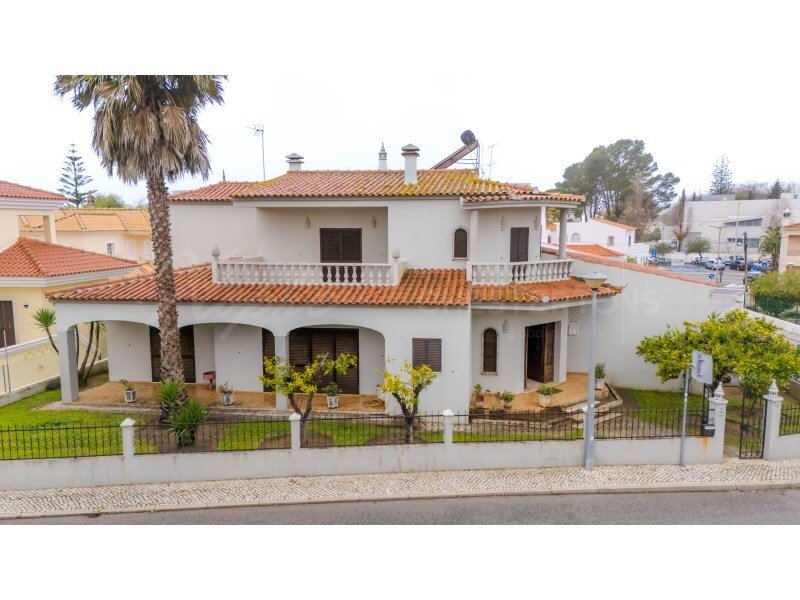 Villa in Loule (Sao Clemente), Algarve, Portugal 1 - 17241070
