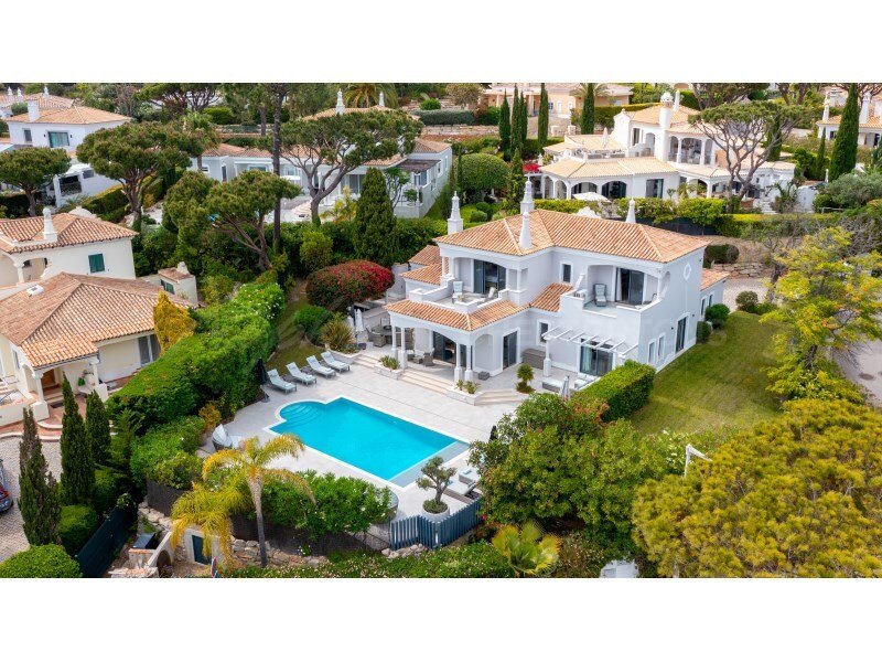 Villa in Vale do Lobo, Almancil, Portugal 1 - 17240740
