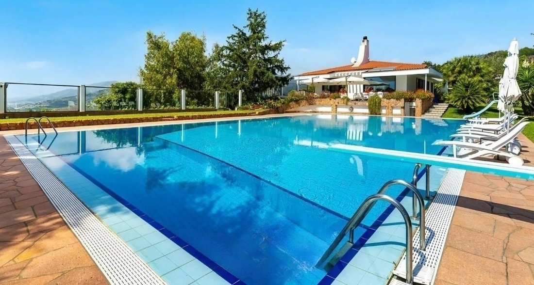 Villa in Taggia, Liguria, Italy 1 - 17239599