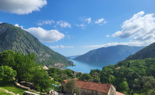 Terreno en Risan, Municipio de Kotor, Montenegro 1