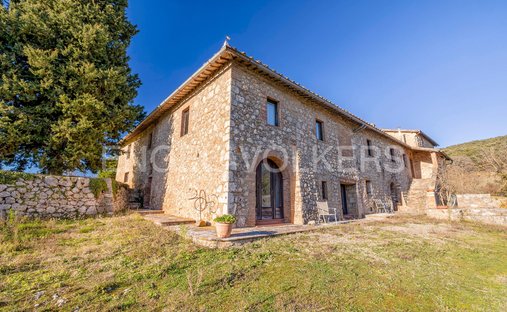 Country House in Sovicille, Tuscany, Italy 1