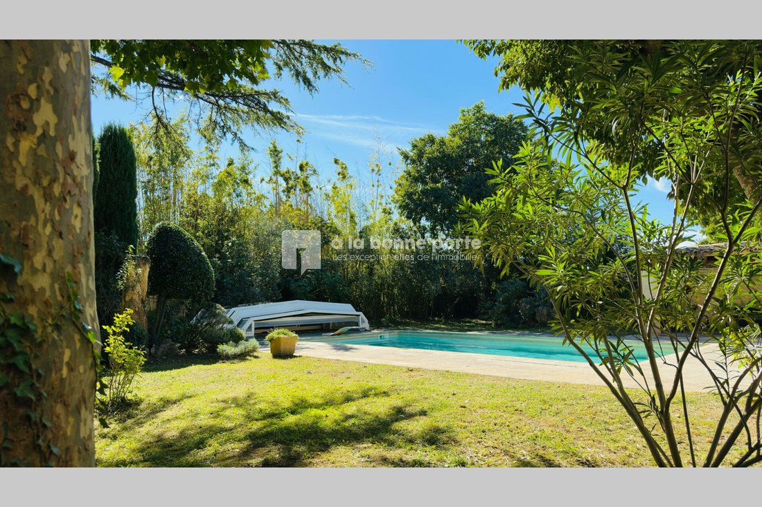Villa in Mérindol, Provence-Alpes-Côte d'Azur, France 4 - 17241310