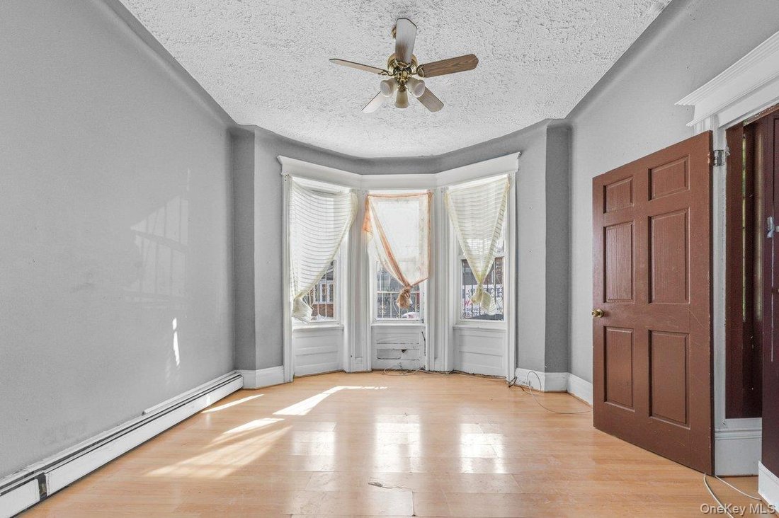 House in New York, New York, United States 3 - 17005161