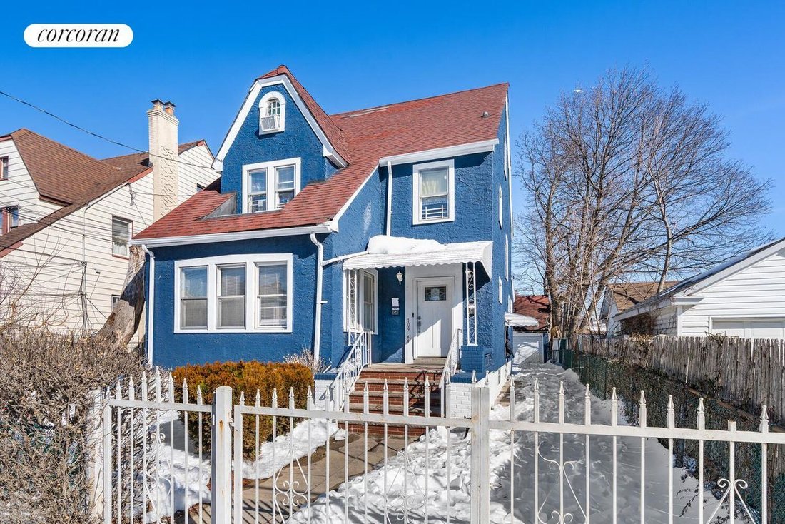 House in New York, New York, United States 1 - 17242318