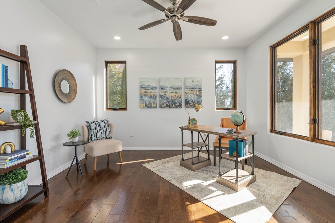 House in White Rock, New Mexico, United States 1 - 17242020