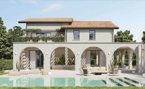 Villa in Vittoria Apuana, Forte dei Marmi, Tuscany 1